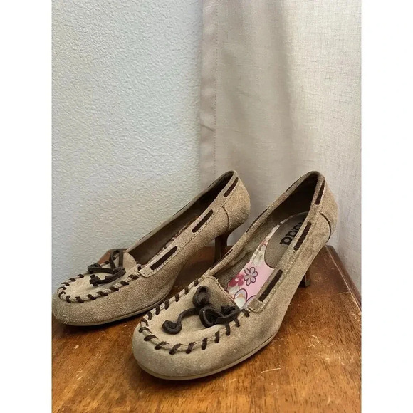 Y2K 2000s Mudd Shoes 8 Kitten Heel Moccasin Tan Suede Leather Slip On Pumps Boho - Picture 6 of 12